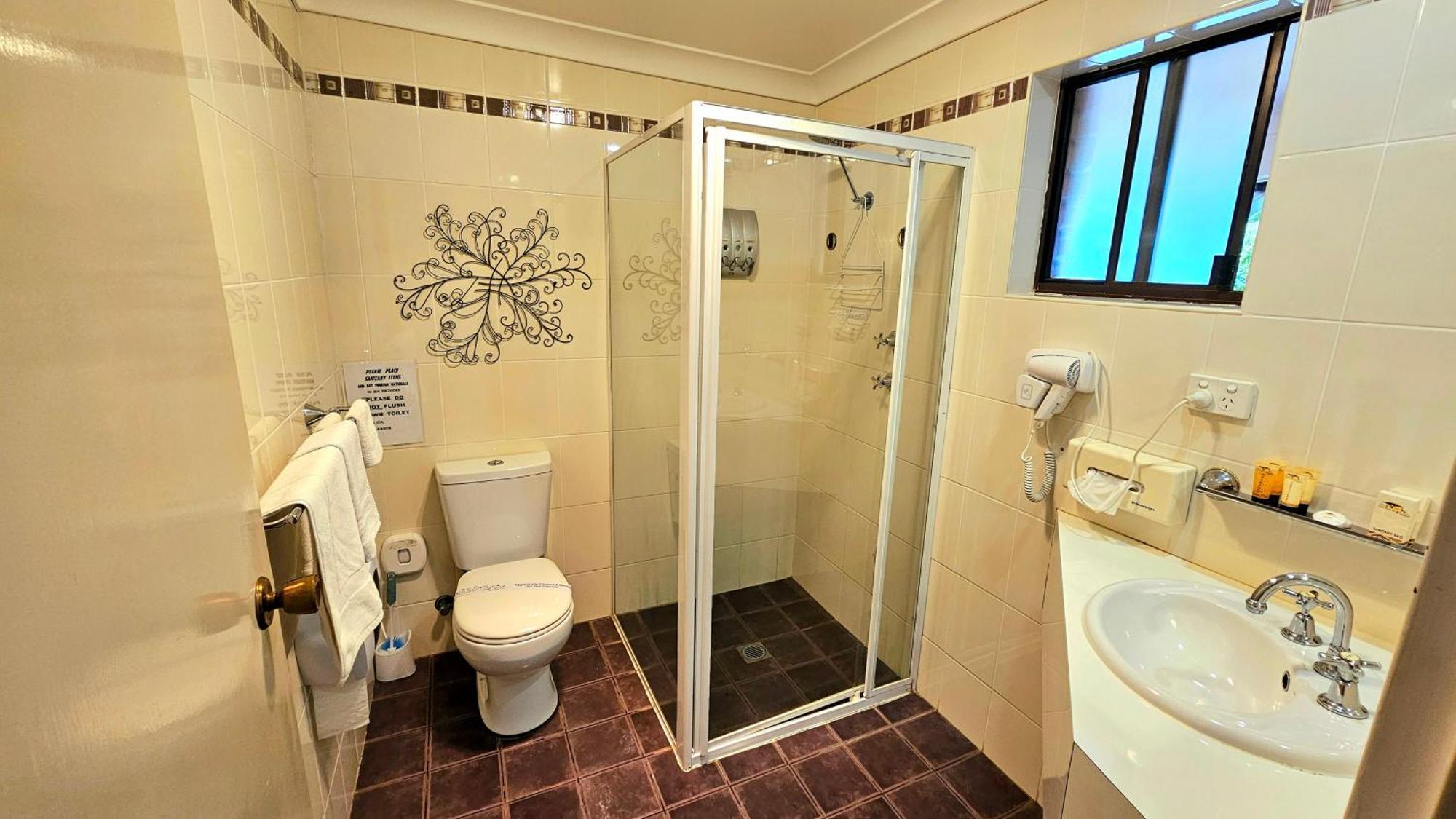 Hilltops Retreat Motor Inn Young Dış mekan fotoğraf